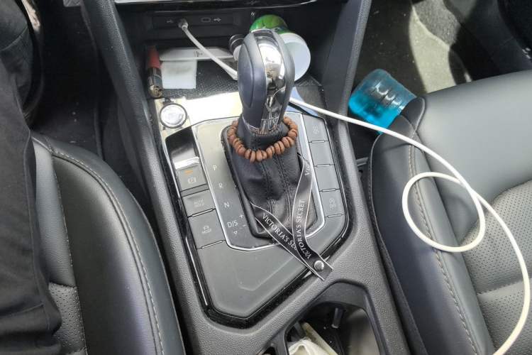 Used Volkswagen Tharu 2021 330TSI All-Wheel Drive Luxury PLUS Version Gear Lever