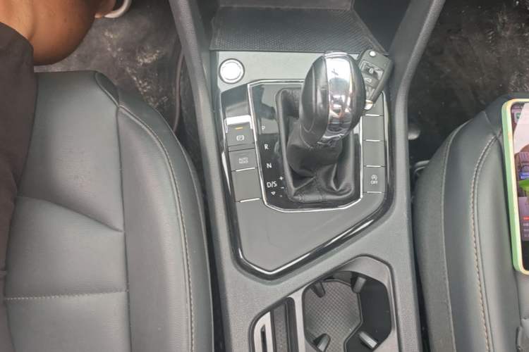 Used Volkswagen Tharu 2021 280TSI Two-Wheel Drive Trend Edition Gear Lever