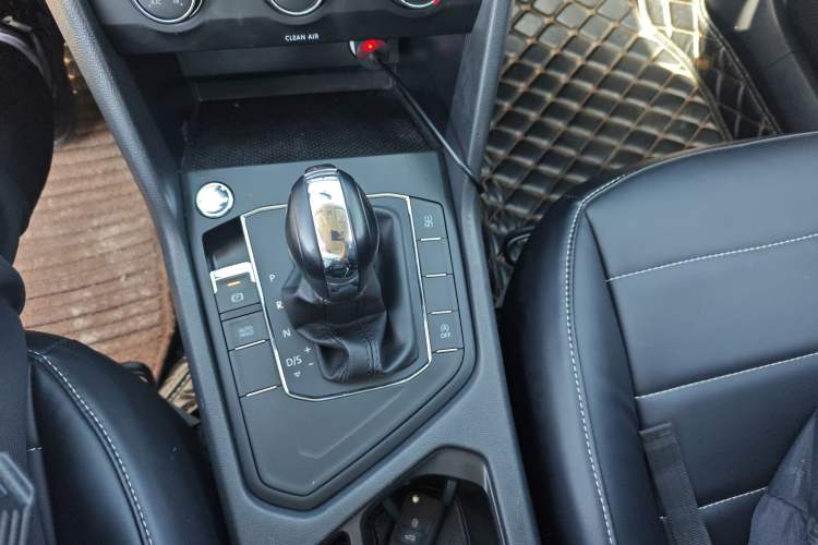 Used Volkswagen Tharu 2021 280TSI Two-Wheel Drive Trend Edition Gear Lever