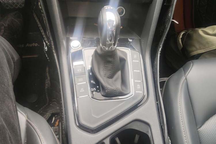 Used Volkswagen Tharu 2021 280TSI Two-Wheel-Drive Luxury Edition Gear Lever