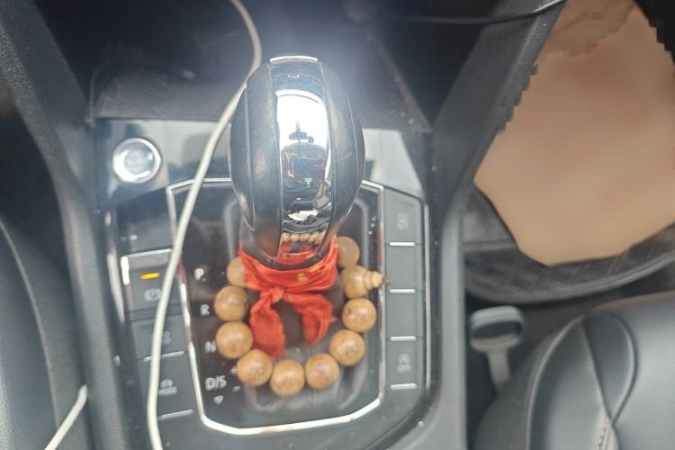 Used Volkswagen Tharu 2021 280TSI Two-Wheel-Drive Luxury Plus Edition Gear Lever