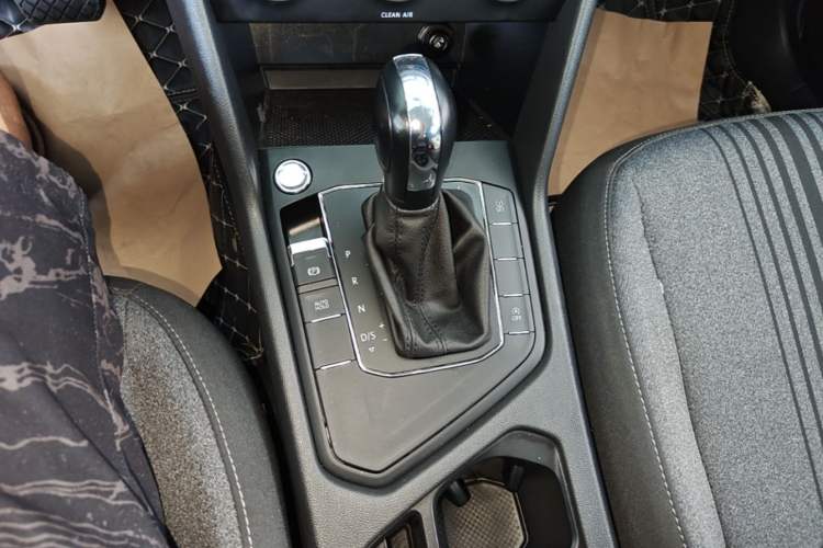 Used Volkswagen Tharu 2021 280TSI Two-Wheel Drive Trend Edition Gear Lever