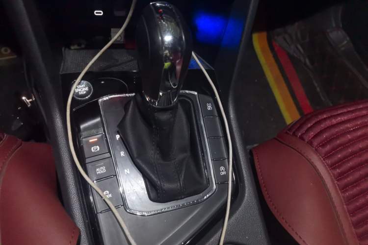 Used Volkswagen Tharu 2021 280TSI Two-Wheel-Drive Luxury Plus Edition Gear Lever