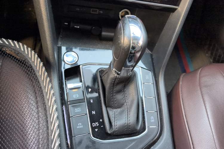 Used Volkswagen Tharu 2021 280TSI Two-Wheel-Drive Luxury Edition Gear Lever