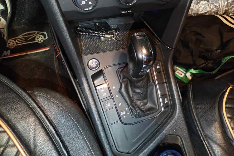 Used Volkswagen Tharu 2021 280TSI Two-Wheel Drive Trend Edition Gear Lever