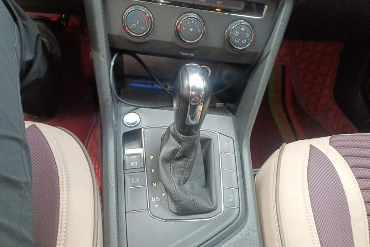Used Volkswagen Tharu 2021 280TSI Two-Wheel Drive Trend Edition Gear Lever