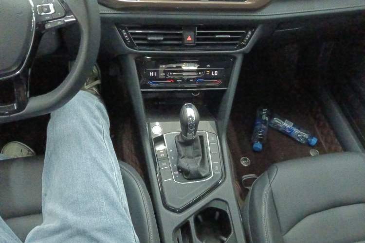 Used Volkswagen Tharu 2021 280TSI Two-Wheel Drive Comfort Edition Gear Lever