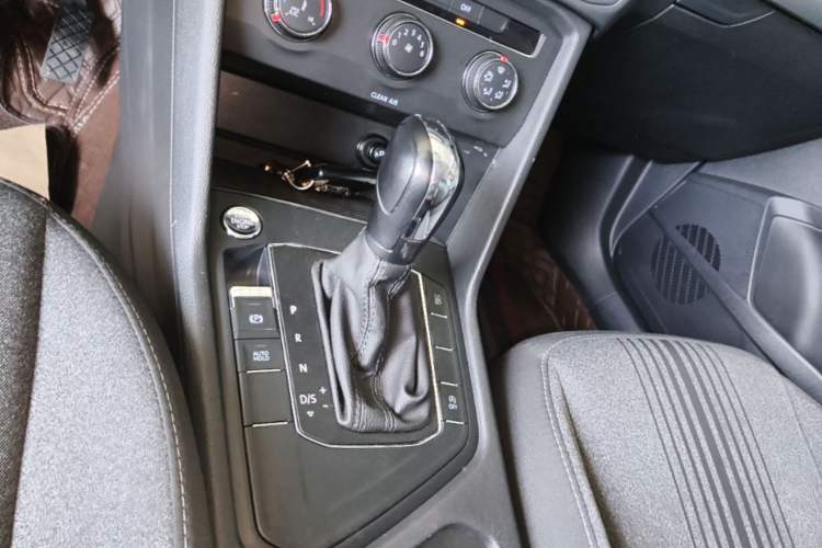 Used Volkswagen Tharu 2021 280TSI Two-Wheel Drive Trend Edition Gear Lever