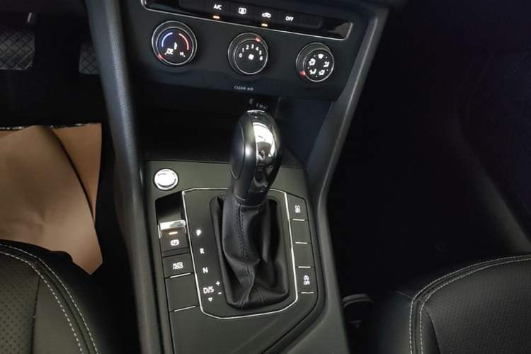 Used Volkswagen Tharu 2021 280TSI Two-Wheel Drive Trend Edition Gear Lever