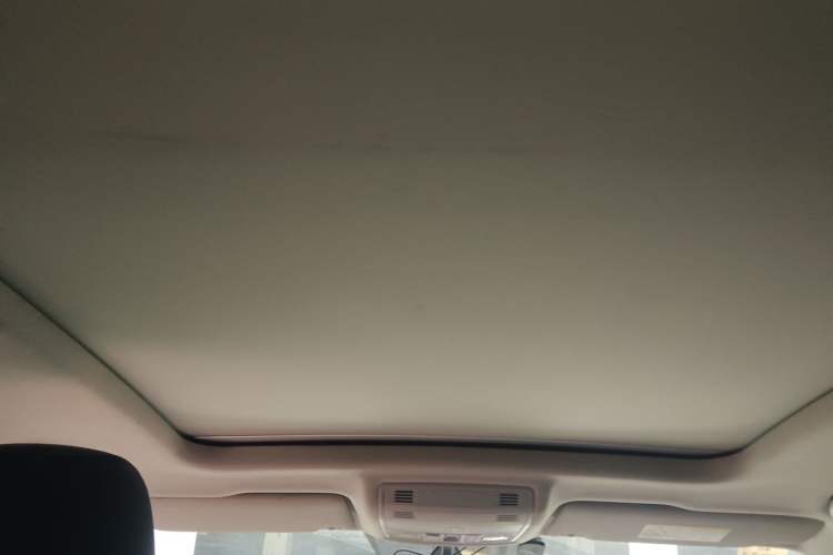 Used Volkswagen Tharu 2021 280TSI Two-Wheel-Drive Luxury Plus Edition Headliner