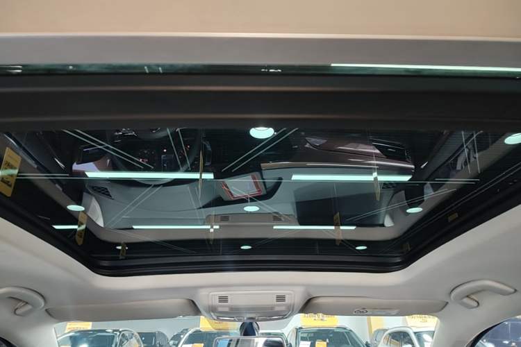 Used Volkswagen Tharu 2021 280TSI Two-Wheel-Drive Luxury Plus Edition Headliner