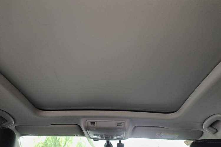 Used Volkswagen Tharu 2021 280TSI Two-Wheel-Drive Luxury Plus Edition Headliner
