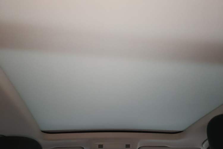 Used Volkswagen Tharu 2021 280TSI Two-Wheel-Drive Luxury Plus Edition Headliner
