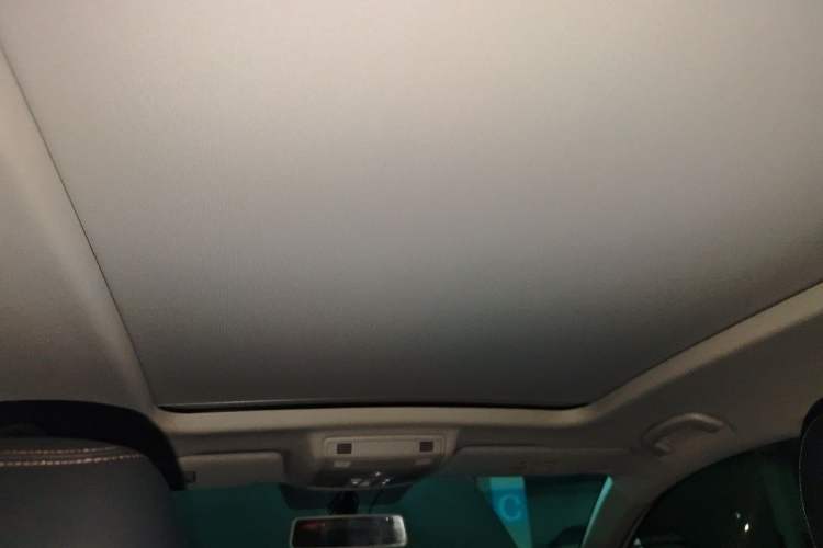 Used Volkswagen Tharu 2021 280TSI Two-Wheel-Drive Luxury Plus Edition Headliner
