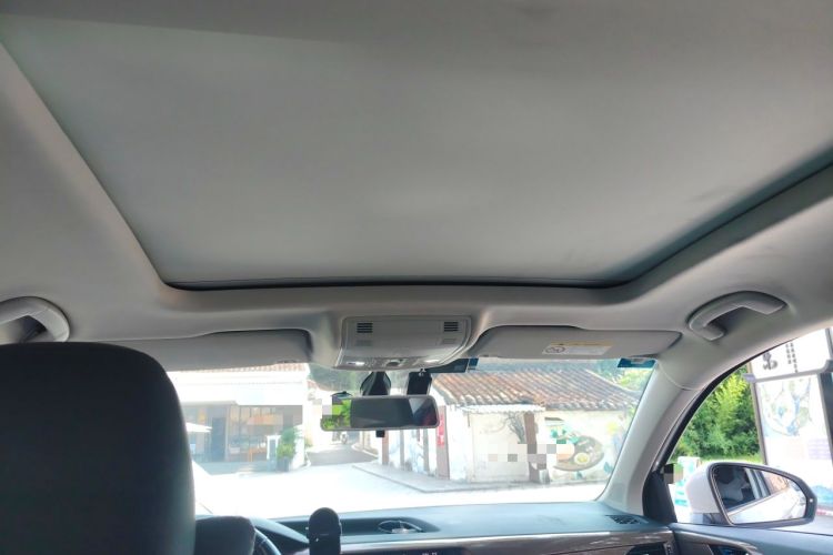 Used Volkswagen Tharu 2021 280TSI Two-Wheel-Drive Luxury Plus Edition Headliner