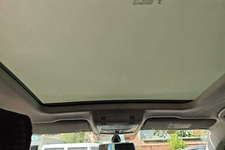 Used Volkswagen Tharu 2021 280TSI Two-Wheel-Drive Luxury Edition Headliner