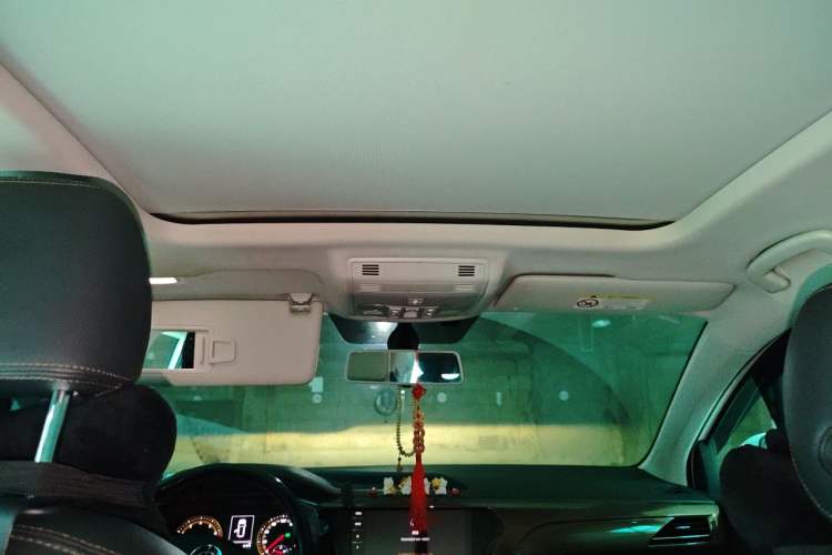 Used Volkswagen Tharu 2021 280TSI Two-Wheel-Drive Luxury Edition Headliner