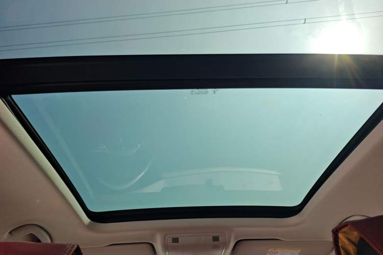 Used Volkswagen Tharu 2021 280TSI Two-Wheel-Drive Luxury Edition Headliner