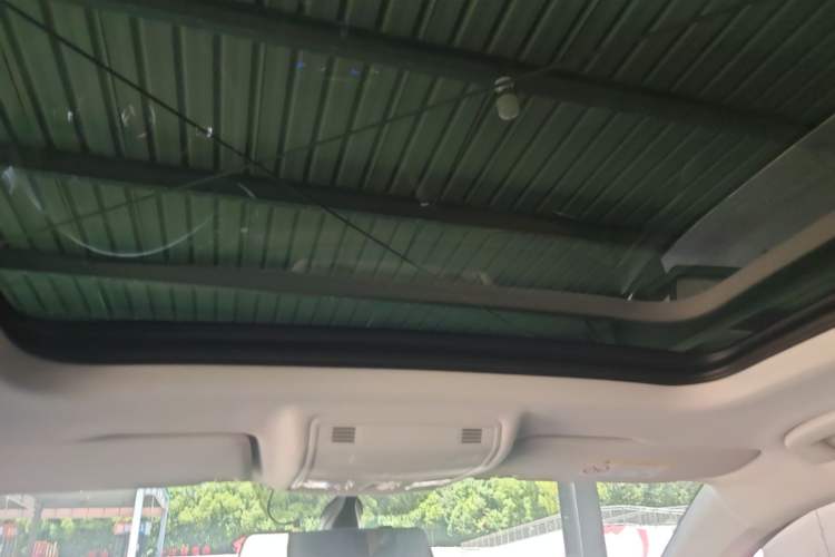 Used Volkswagen Tharu 2021 280TSI Two-Wheel-Drive Luxury Plus Edition Headliner