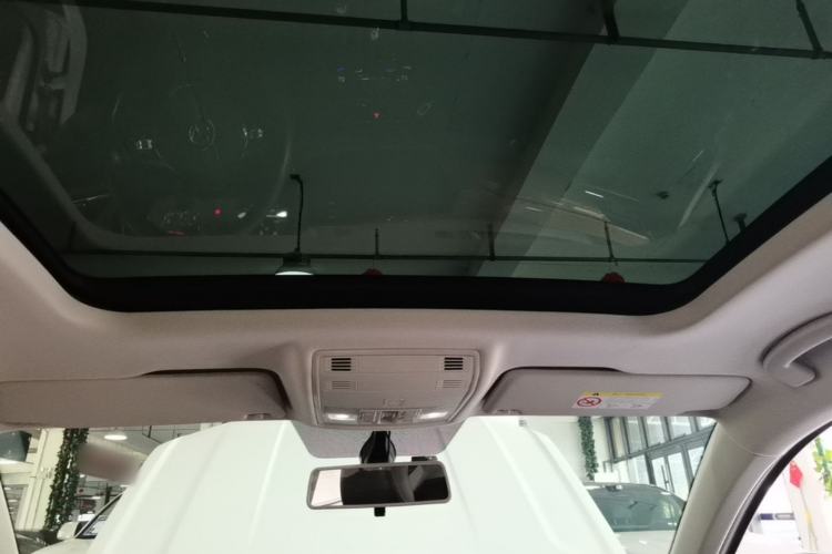 Used Volkswagen Tharu 2021 330TSI All-Wheel Drive Luxury PLUS Version Headliner