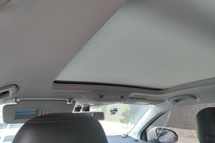 Used Volkswagen Tharu 2021 280TSI Two-Wheel-Drive Luxury Plus Edition Headliner