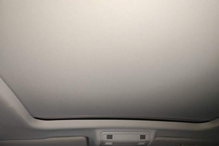 Used Volkswagen Tharu 2021 280TSI Two-Wheel-Drive Luxury Plus Edition Headliner