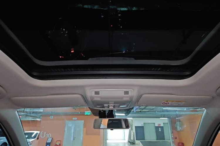 Used Volkswagen Tharu 2021 330TSI All-Wheel Drive Luxury PLUS Version Headliner