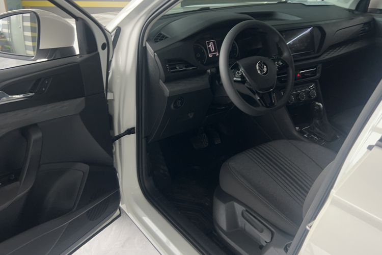 Used Volkswagen Tharu 2021 280TSI Two-Wheel Drive Trend Edition Interior 2