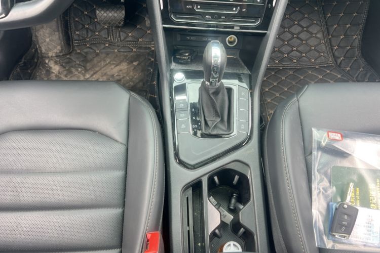 Used Volkswagen Tharu 2021 280TSI Two-Wheel-Drive Luxury Plus Edition Interior 2