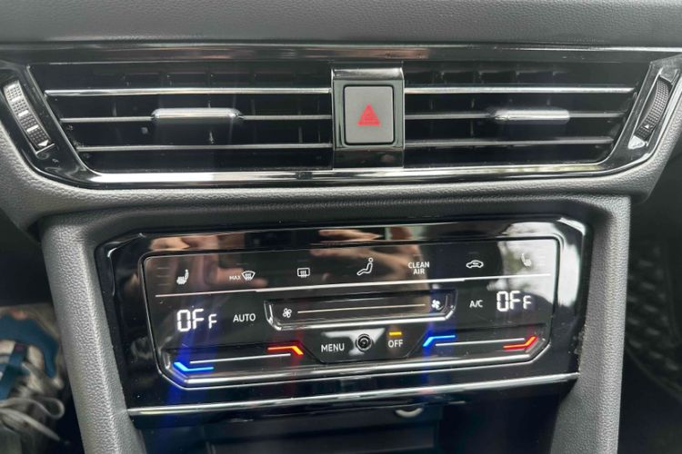 Used Volkswagen Tharu 2021 330TSI All-Wheel Drive Luxury PLUS Version Interior 2
