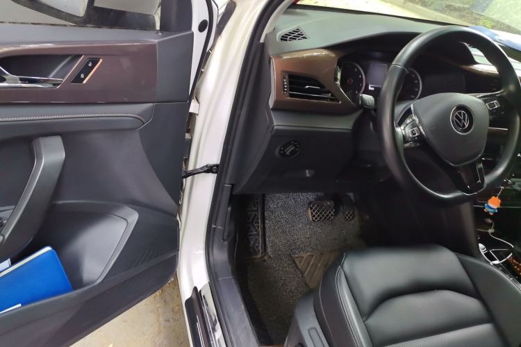 Used Volkswagen Tharu 2021 280TSI Two-Wheel-Drive Luxury Plus Edition Interior 3