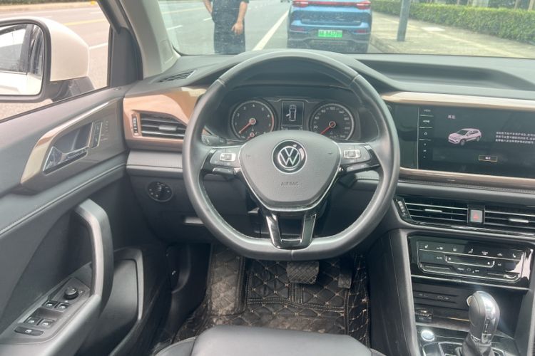 Used Volkswagen Tharu 2021 280TSI Two-Wheel-Drive Luxury Plus Edition Interior 3