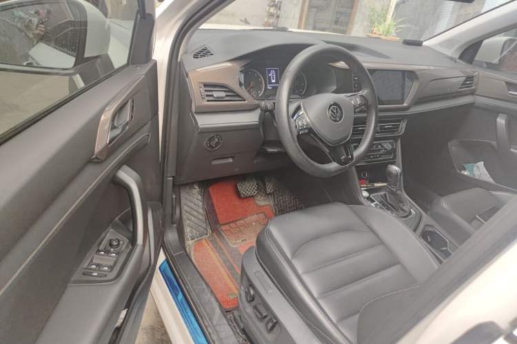 Used Volkswagen Tharu 2021 280TSI Two-Wheel-Drive Luxury Plus Edition Interior 3