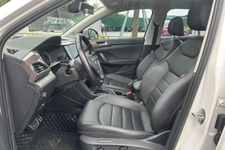 Used Volkswagen Tharu 2021 330TSI All-Wheel Drive Luxury PLUS Version Interior 7