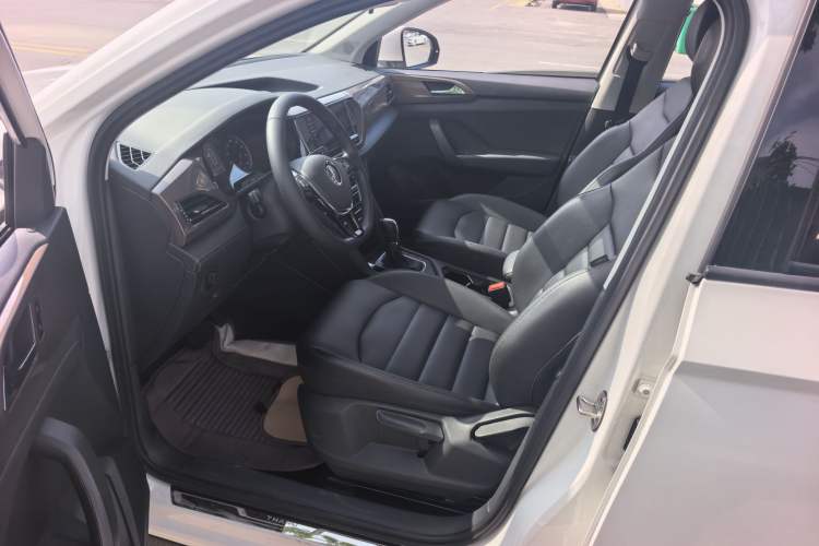 Used Volkswagen Tharu 2021 280TSI Two-Wheel Drive Comfort Edition Interior 8