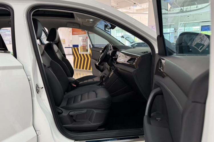 Used Volkswagen Tharu 2021 280TSI Two-Wheel Drive Comfort Edition Interior 8
