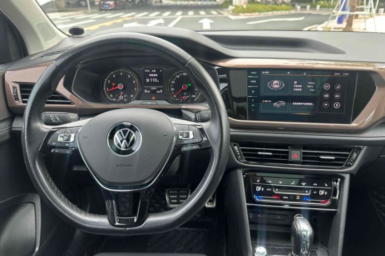 Used Volkswagen Tharu 2021 330TSI All-Wheel Drive Luxury PLUS Version Interior 9