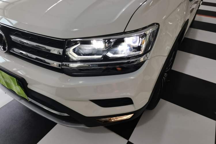 Used Volkswagen Tharu 2021 330TSI All-Wheel Drive Luxury PLUS Version Left Front Headlight