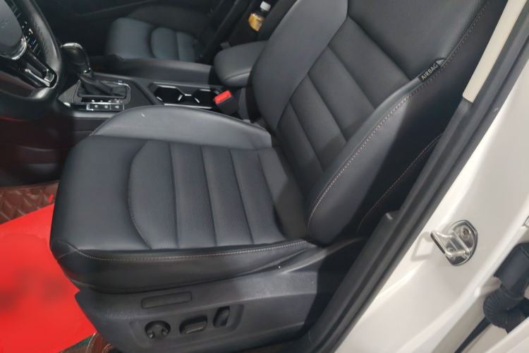 Used Volkswagen Tharu 2021 330TSI All-Wheel Drive Luxury PLUS Version Left Front Seat