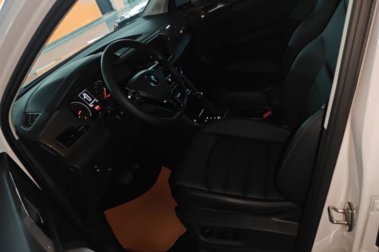 Used Volkswagen Tharu 2021 330TSI All-Wheel Drive Luxury PLUS Version Left Front Seat