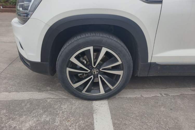 Used Volkswagen Tharu 2021 330TSI All-Wheel Drive Luxury PLUS Version Left Front Wheel Hub