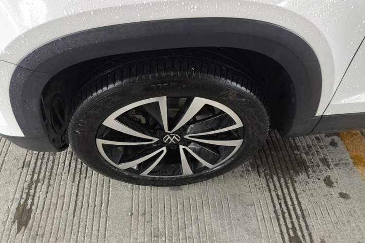 Used Volkswagen Tharu 2021 280TSI Two-Wheel-Drive Luxury Plus Edition Left Front Wheel Hub