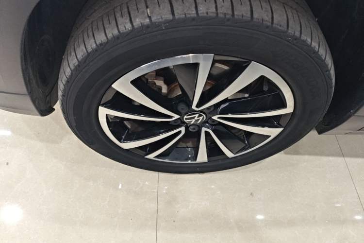 Used Volkswagen Tharu 2021 330TSI All-Wheel Drive Luxury PLUS Version Left Front Wheel Hub