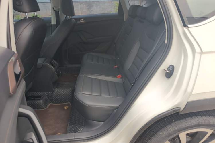Used Volkswagen Tharu 2021 330TSI All-Wheel Drive Luxury PLUS Version Left Rear Seat
