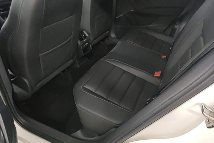 Used Volkswagen Tharu 2021 280TSI Two-Wheel-Drive Luxury Plus Edition Left Rear Seat