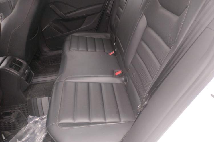 Used Volkswagen Tharu 2021 280TSI Two-Wheel-Drive Luxury Plus Edition Left Rear Seat