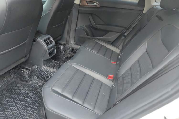 Used Volkswagen Tharu 2021 280TSI Two-Wheel-Drive Luxury Plus Edition Left Rear Seat