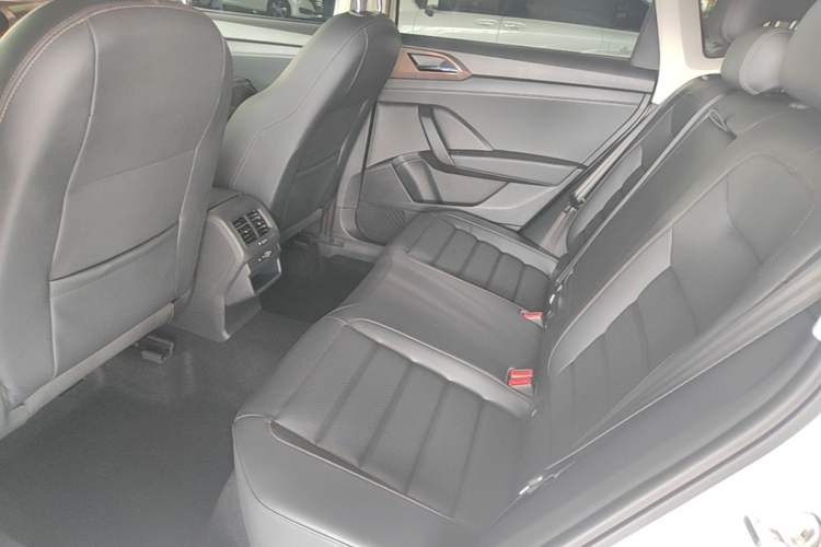 Used Volkswagen Tharu 2021 280TSI Two-Wheel-Drive Luxury Plus Edition Left Rear Seat