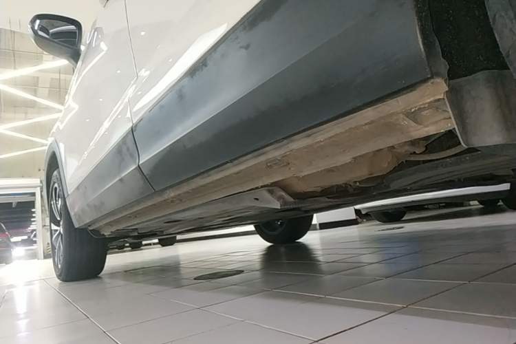 Used Volkswagen Tharu 2021 280TSI Two-Wheel-Drive Luxury Plus Edition Left Side Sill