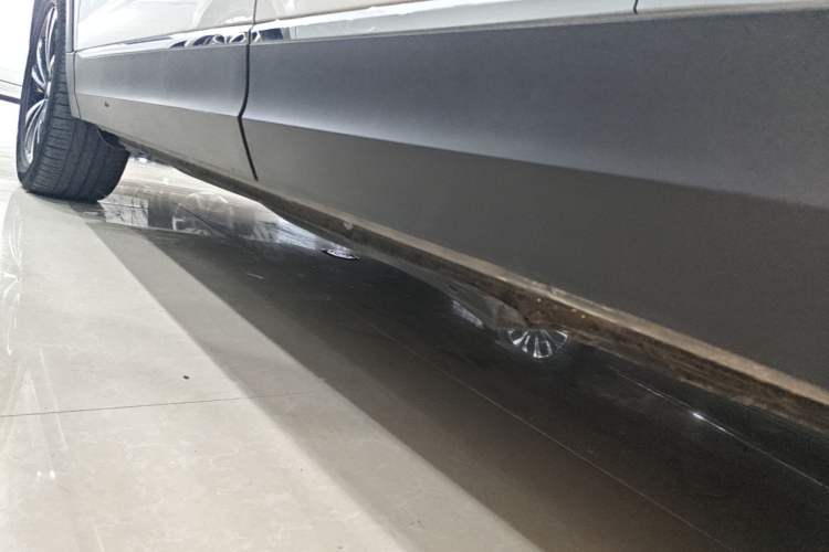 Used Volkswagen Tharu 2021 330TSI All-Wheel Drive Luxury PLUS Version Left Side Sill